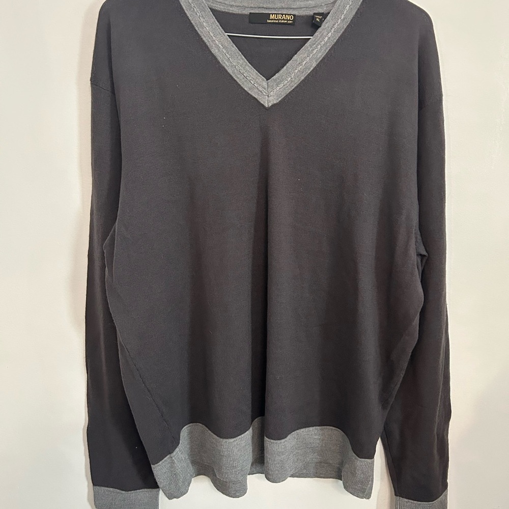 Murano Men's Charcoal Merino V-neck